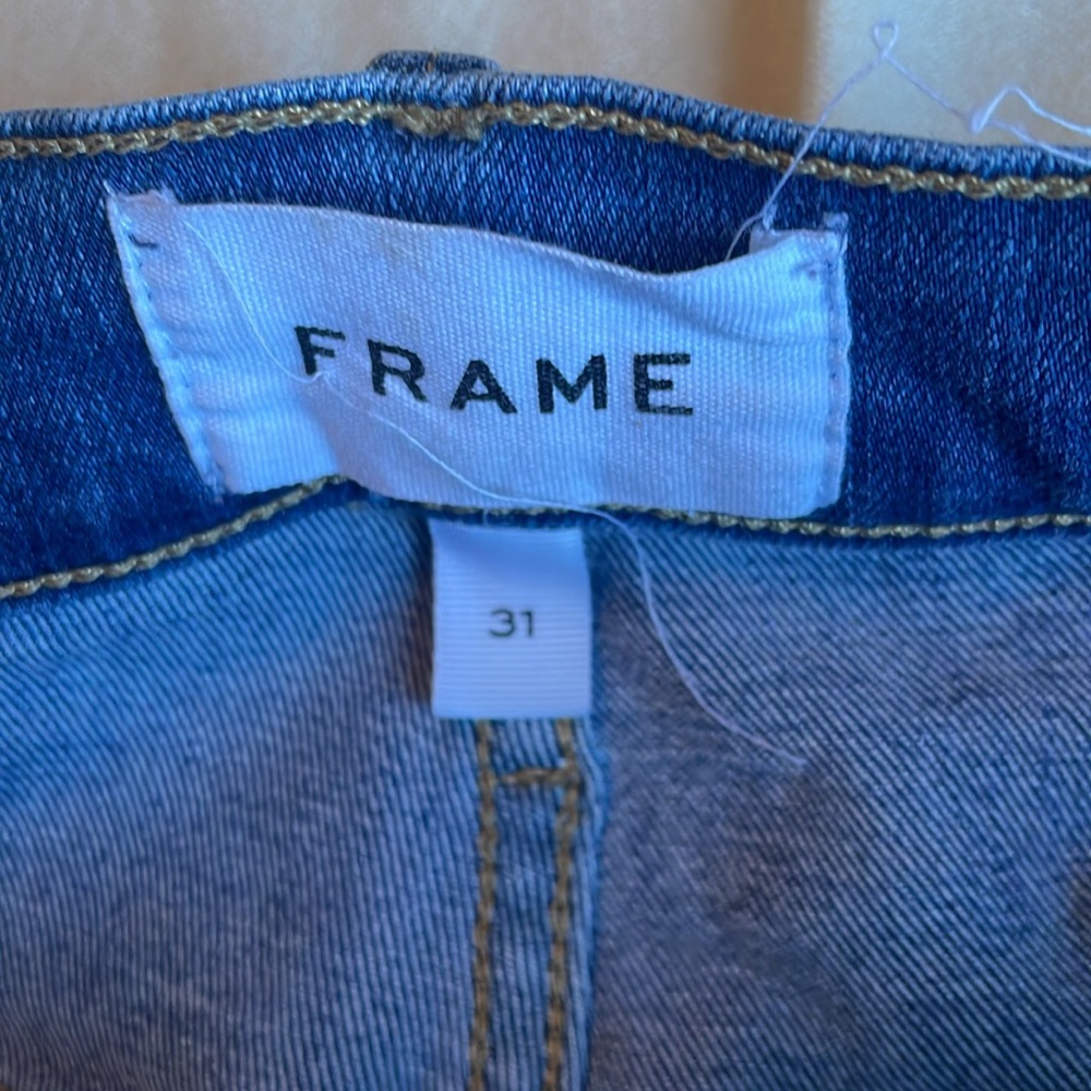 Frame Women’s Straight jeans 31” raw Hem
